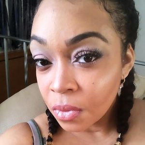 Meet your Posher, Shawna